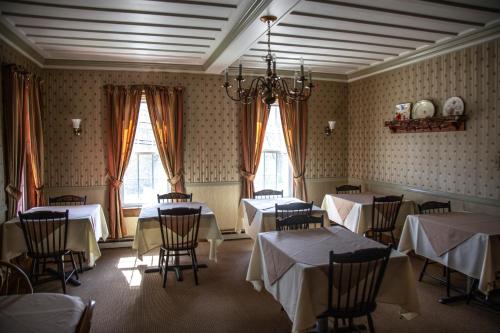 Banketu zāle, Deerfield Valley Inn - Mt Snow BnB Fireplace Rooms and Breakfast in Dover (VT)