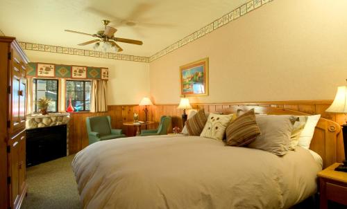 King Room with Fireplace
