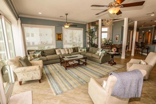 Gulf Beach Road by Coastal Vacation Properties - main image