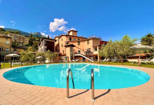 Swimming pool, Albergo Vittoria in Toscolano Maderno