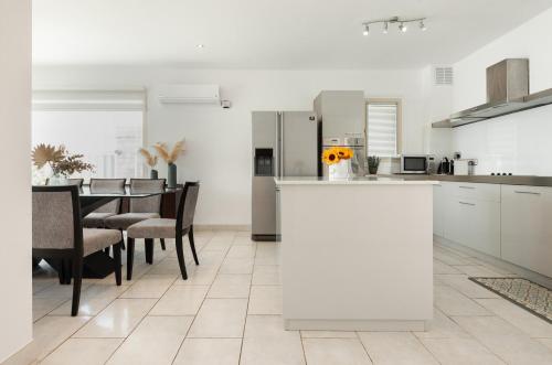 Infinity Luxury 4 bedroom Villa