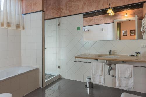 Double Room image 8