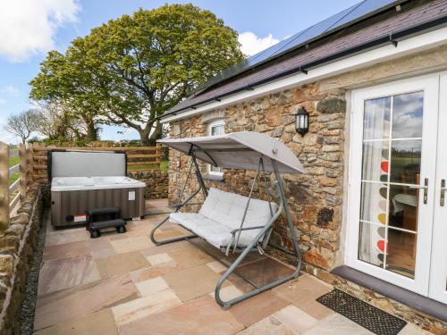 Beudy Tyddyn in Llannerch-y-Medd