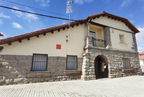  Apartamentos Turísticos El Quintal, Pension in Labajoz bei Tolbaños