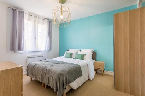 One-Bedroom Apartment image 8
