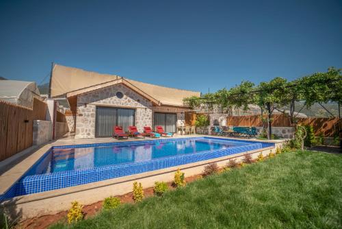 Zorlu - 2 Bedroom with jacuzzi in Kalkan - image 2