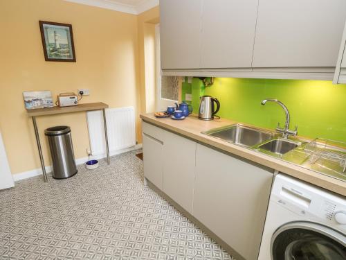 Fieldside in Totland