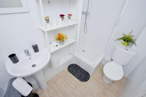 Barcelona City North Hostal - image 5