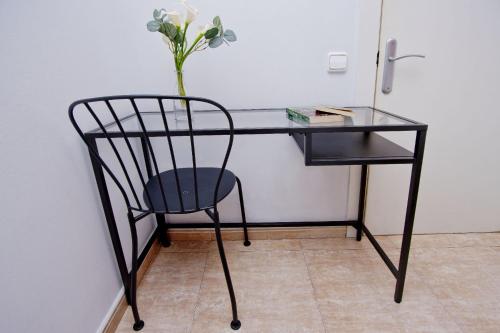 Barcelona City North Hostal - image 2