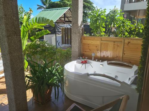 La Digue Luxury Beach & Spa