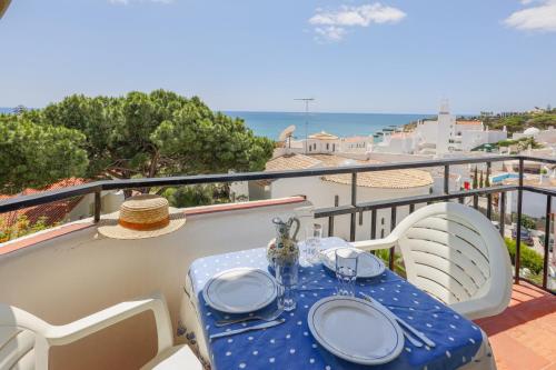 Praia da Oura Apartment - 100 m from the Beach - By Bedzy