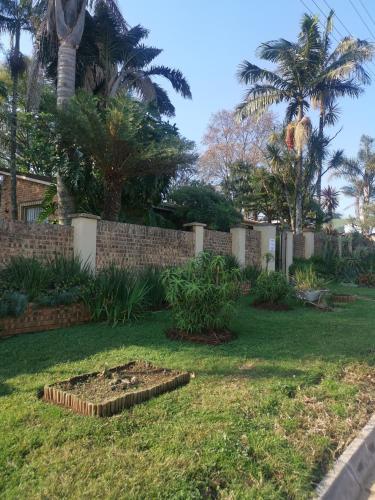 Autumn Breeze Manor Guest House