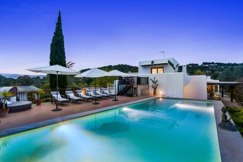 Country houses in Santa Eularia des Riu 