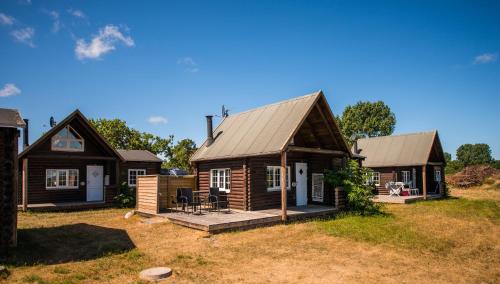 2 bedrooms, 4 beds