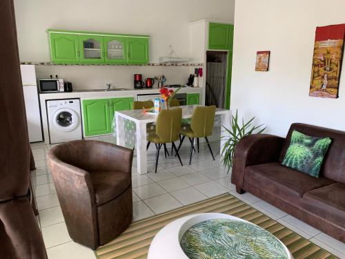 Les Pommes Lianes in Deshaies