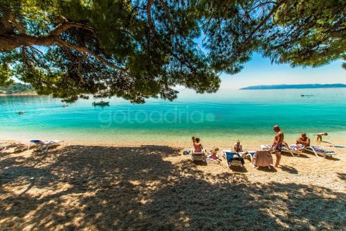 Beachfront Deluxe B&B Makarska