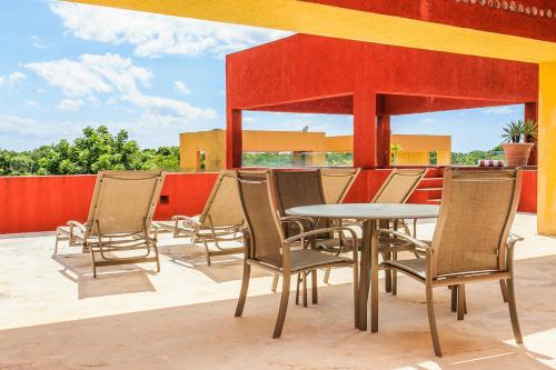 Private Pool Penthouse, Bikes plus Resort Pool Onsite! in Playa del Carmen, Mexico