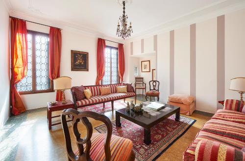 Ca' Fenice charming apartment in San Marco sleep 7 - image 7