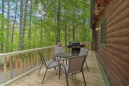 Luxury Clayton Cabin with Expansive Deck and Grill! in Clayton, USA