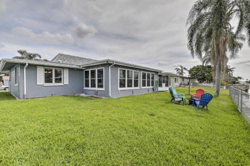 Charming Home with Patio, 7 Mi to Sunset Beach! in Holiday (FL)