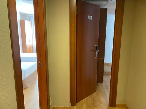 4 twin beds