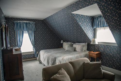 1 double bed, 1 sofa bed