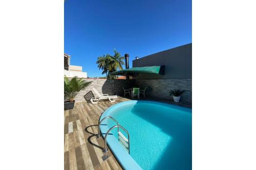 Cod 412 - Alugue casa com piscina para 10 pessoas, na praia de Zimbros - Bombinhas