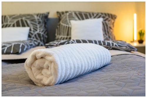 2 bedrooms, 3 beds