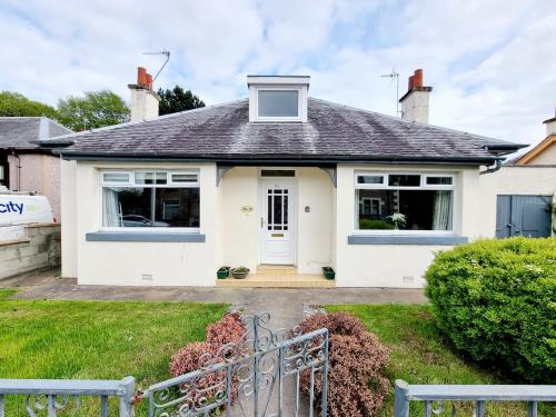 Spacious Serene Retreat, Bungalow in Highlands, Inverness