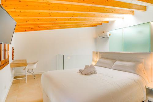 Duplex with Private Garage by PriorityVillas — other in Carrer de Sant Agustí, 11, Palma de Mallorca Spain, 07002