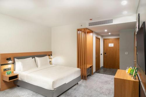 Holiday Inn Yerevan - Republic Square by IHG