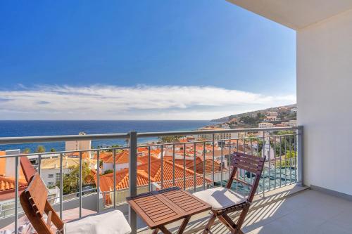  Santa Cruz Village Villa by HR Madeira in Santa Cruz