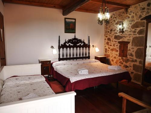 1 double bed, 1 twin bed