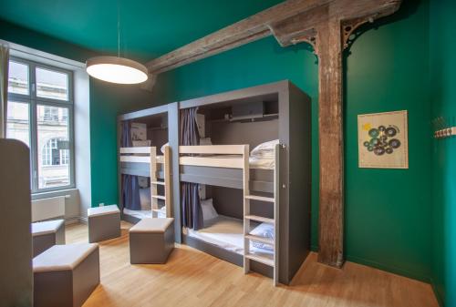 room detail thumbnail 1