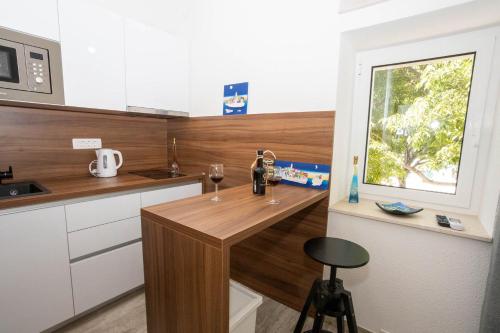 One-Bedroom Apartment image 5