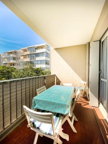Superb Apartment With Balcony In Frejus near aqueduc
