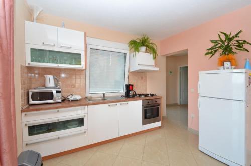Apartment in Karbuni with sea view, terrace, air conditioning, W-LAN 3609-2, Blato (foto 6)