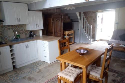 Idéal pour les amoureux de la pierre intérieure gîte à louer La Chapelle-Palluau