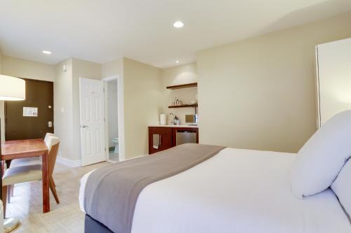 1 queen bed