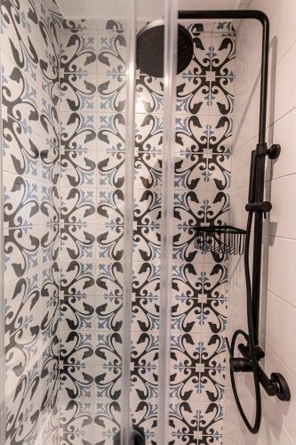 Ipelhome Plaka Boutique Apartments - Tap to explore photos