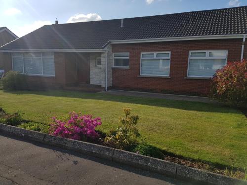 The Burrow, a Spacious Bungalow in Heart of NI