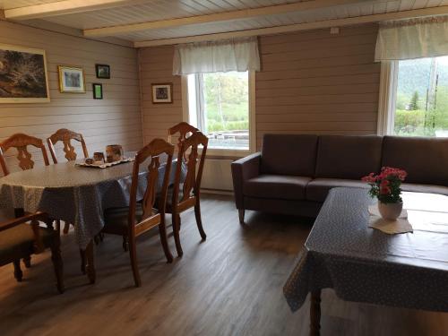 Hansali Holiday Home in Fjaerland