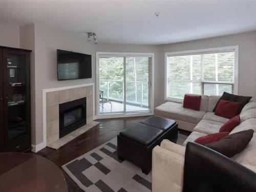 True Ski in Ski out Condo with hot tub and pool at the Aspens in Whistler, Canada