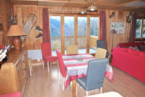 Chalet de 4 chambres avec jardin amenage a Ax les Thermes a 1 km des pistes