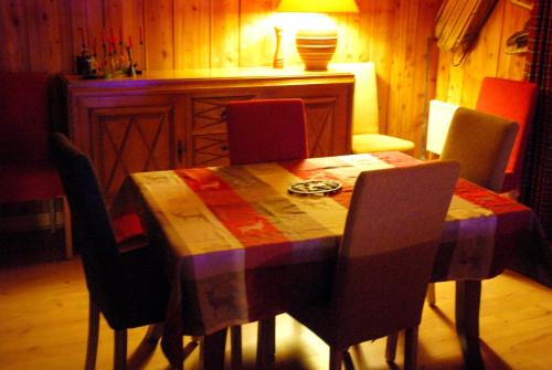 Chalet de 4 chambres avec jardin amenage a Ax les Thermes a 1 km des pistes