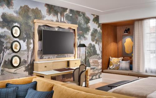 room detail thumbnail 1