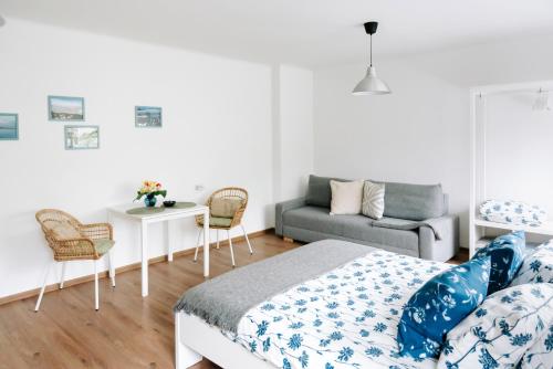 设施服务, Lake Aluksne studio apartment in 古本那