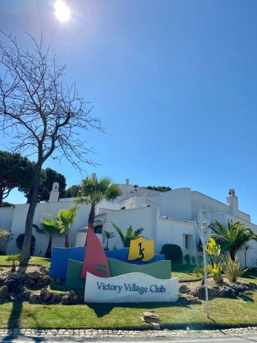 Victory Village Quinta do Lago - Spacious 2 Bed / 3 Bath Apartment
