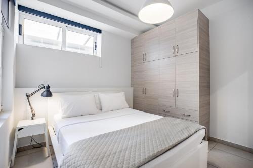 Supreme B1 Apartment in Syntagma - Tap to explore photos