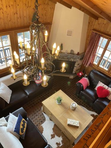 Shared lounge/TV area, Chalet Belle Poncke in Raerettes